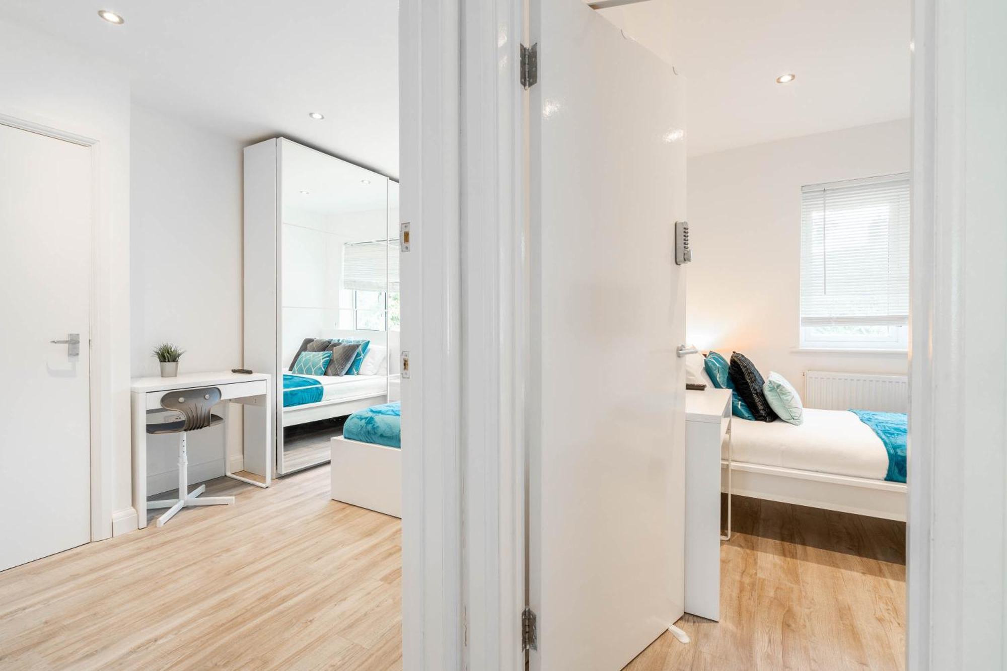 4 Bedroom House - Parking & Garden - Smart Tvs - Netflix - Wifi - Top Rated - 22Cg 버밍엄 외부 사진