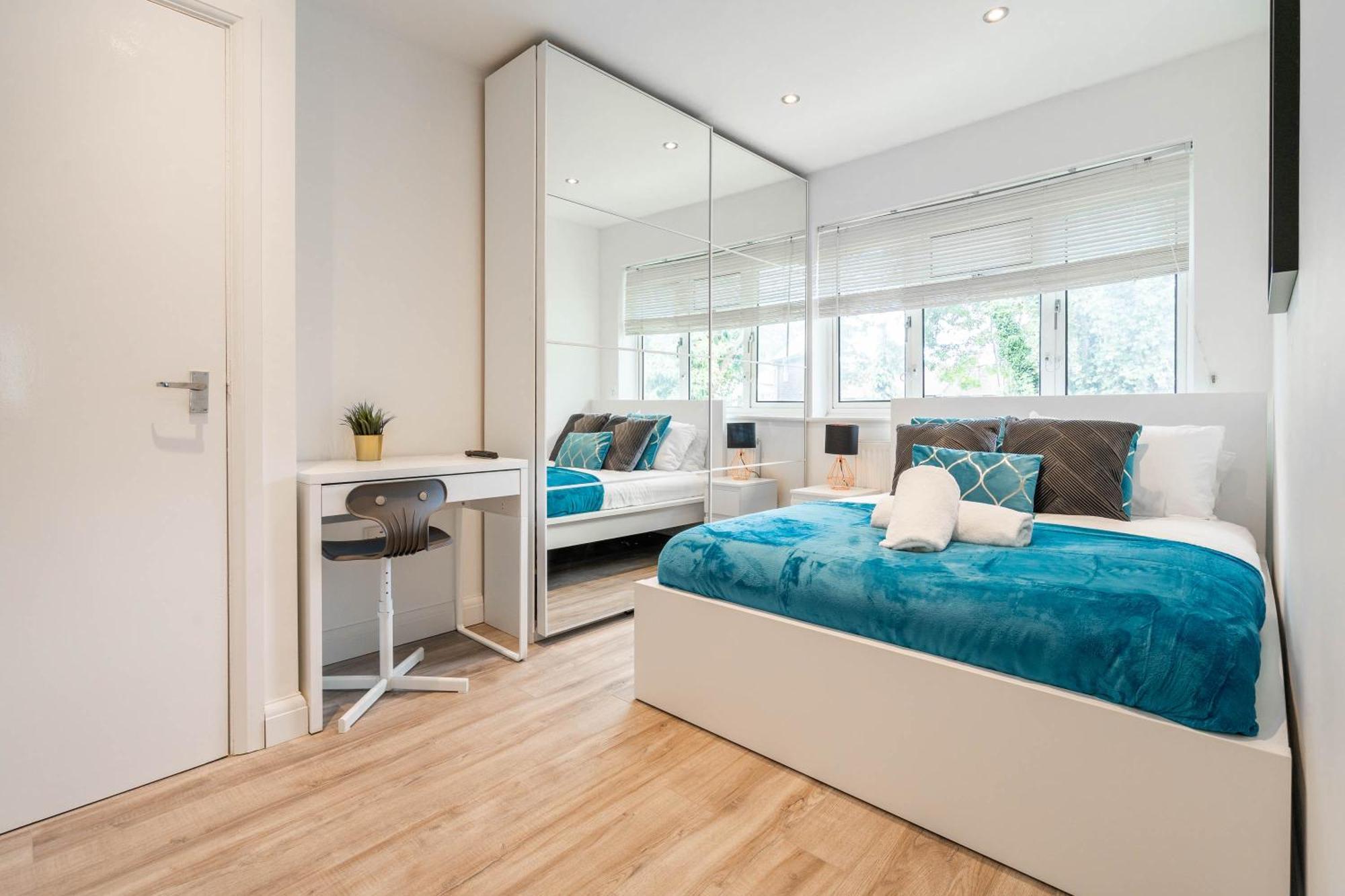 4 Bedroom House - Parking & Garden - Smart Tvs - Netflix - Wifi - Top Rated - 22Cg 버밍엄 외부 사진