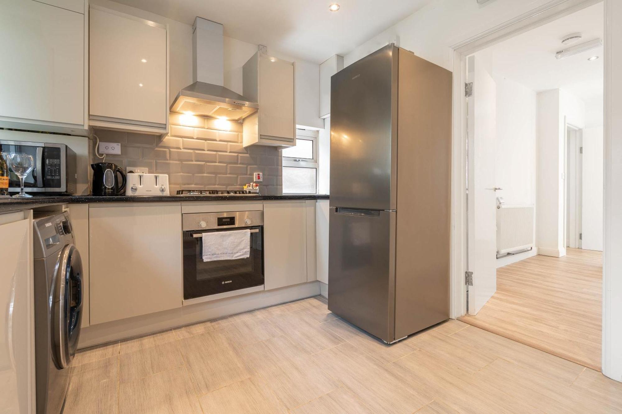 4 Bedroom House - Parking & Garden - Smart Tvs - Netflix - Wifi - Top Rated - 22Cg 버밍엄 외부 사진